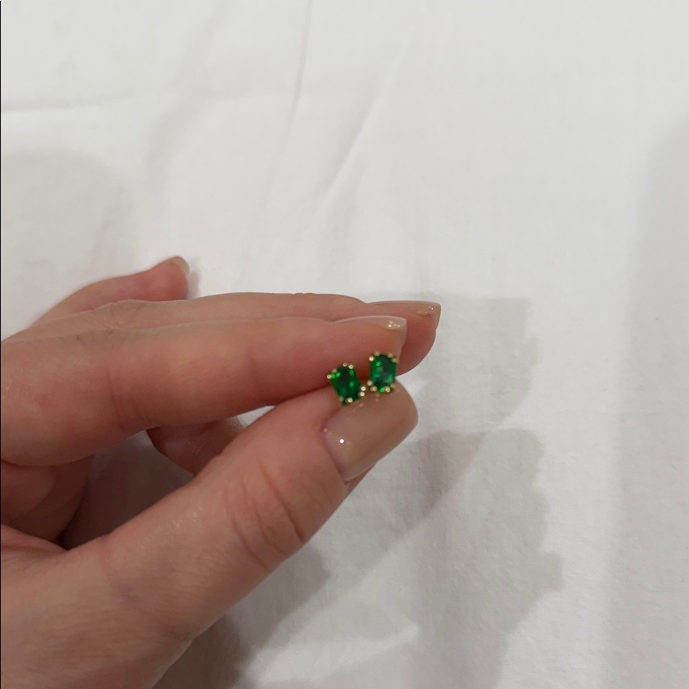 Real gold with green stud